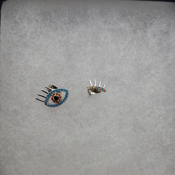 Kurt Geiger Pearl Evil Eye Necklace ✨  Statement NWT, Dusty & Unbranded Earrings - Picture 4 of 4